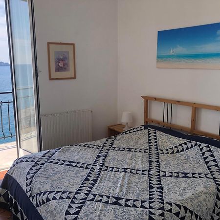 Апартаменты Davanti Al Mare E A Portofino - In Front Of The Sea And Portofino Дзоальи Экстерьер фото