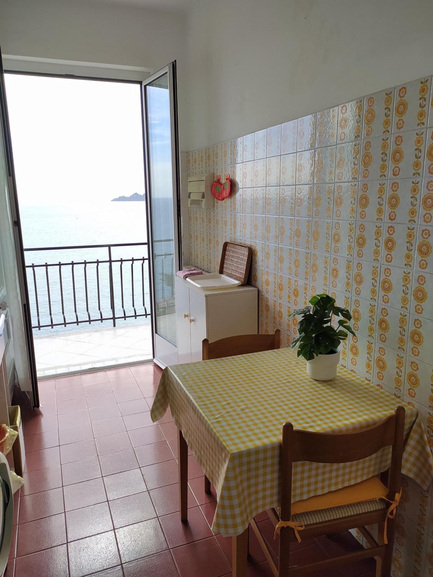 Апартаменты Davanti Al Mare E A Portofino - In Front Of The Sea And Portofino Дзоальи Экстерьер фото